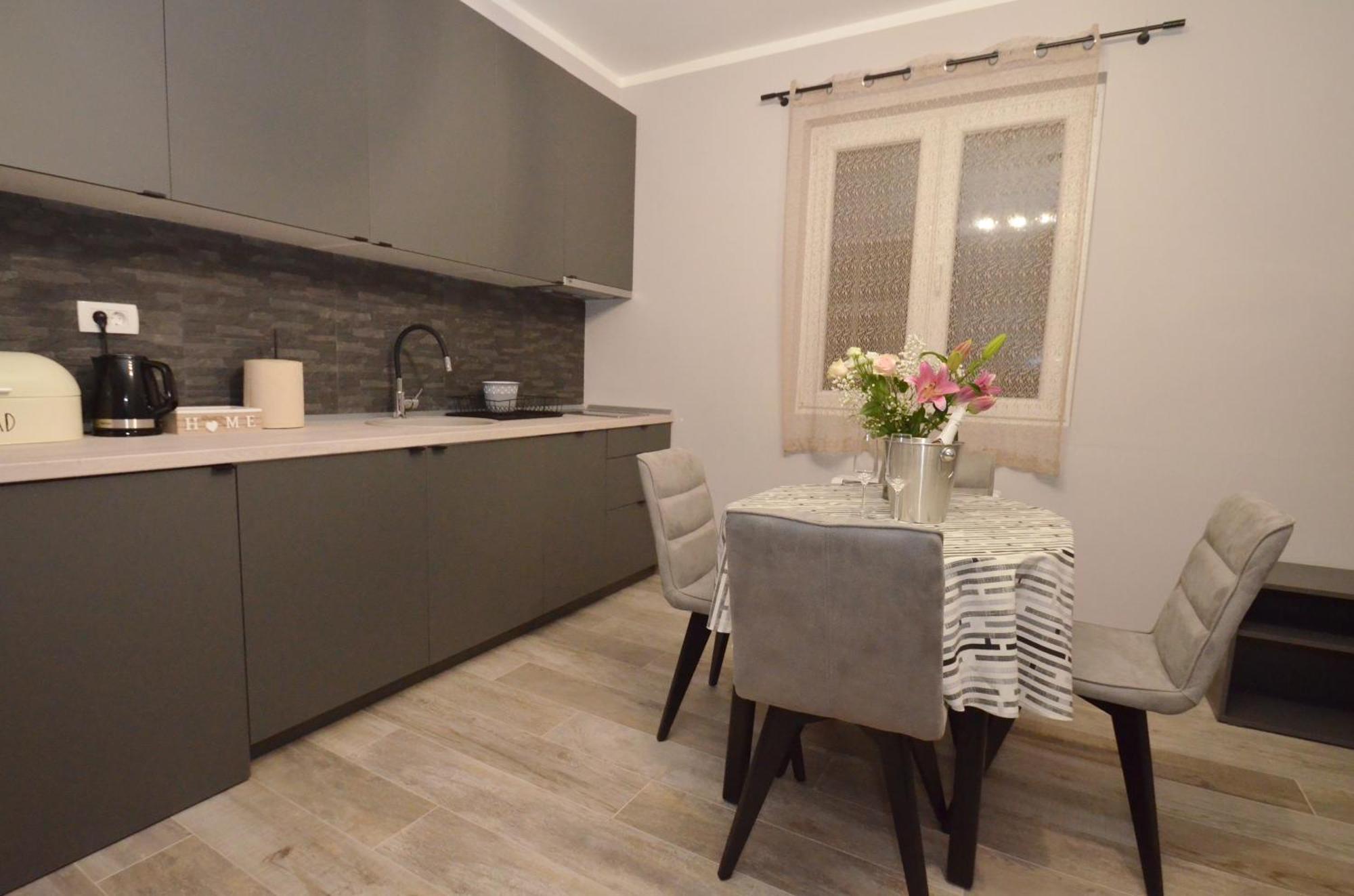 Apartments Orizzonte With Beautiful View Of The Bay Kotor Eksteriør billede