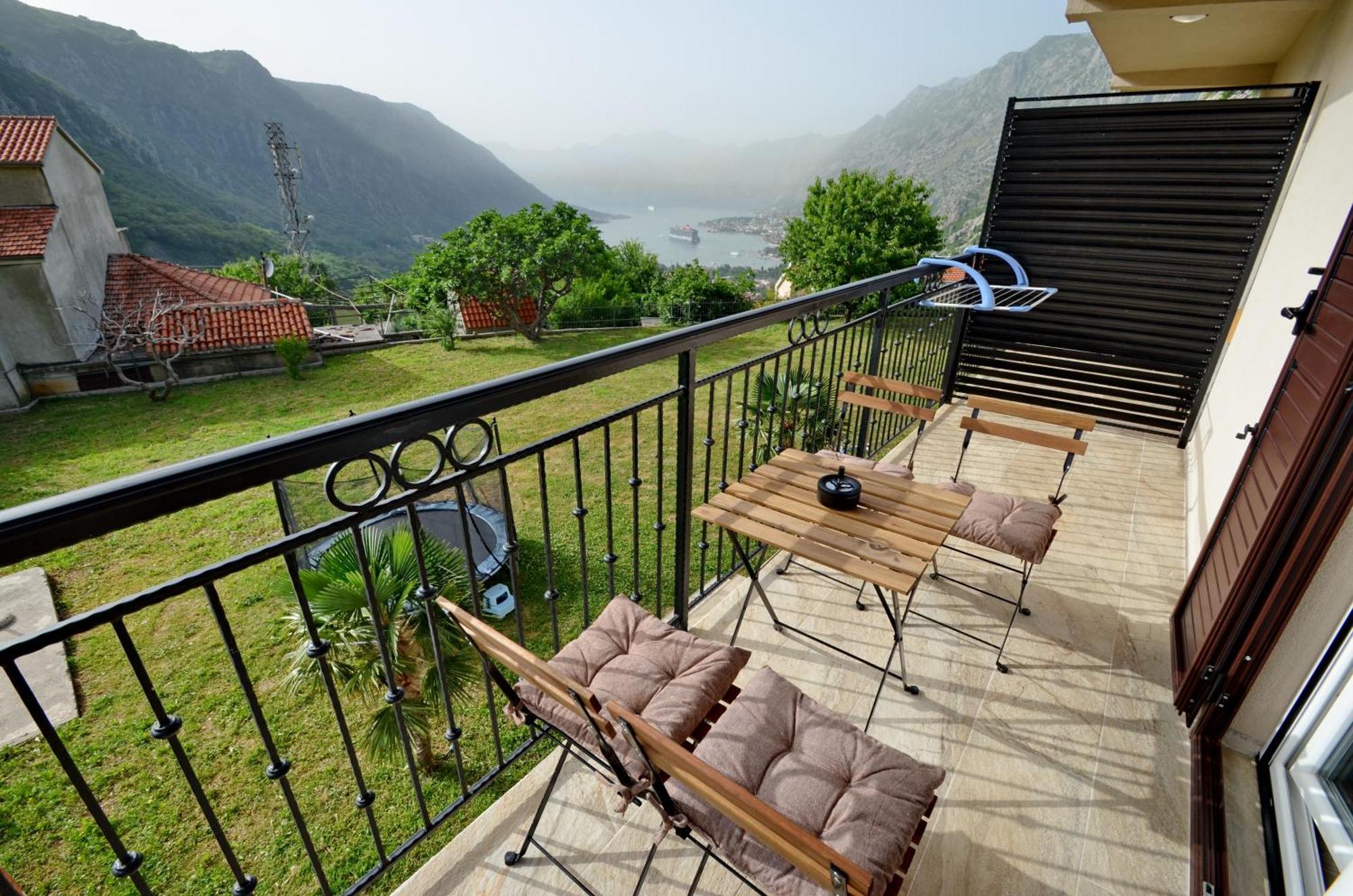 Apartments Orizzonte With Beautiful View Of The Bay Kotor Eksteriør billede