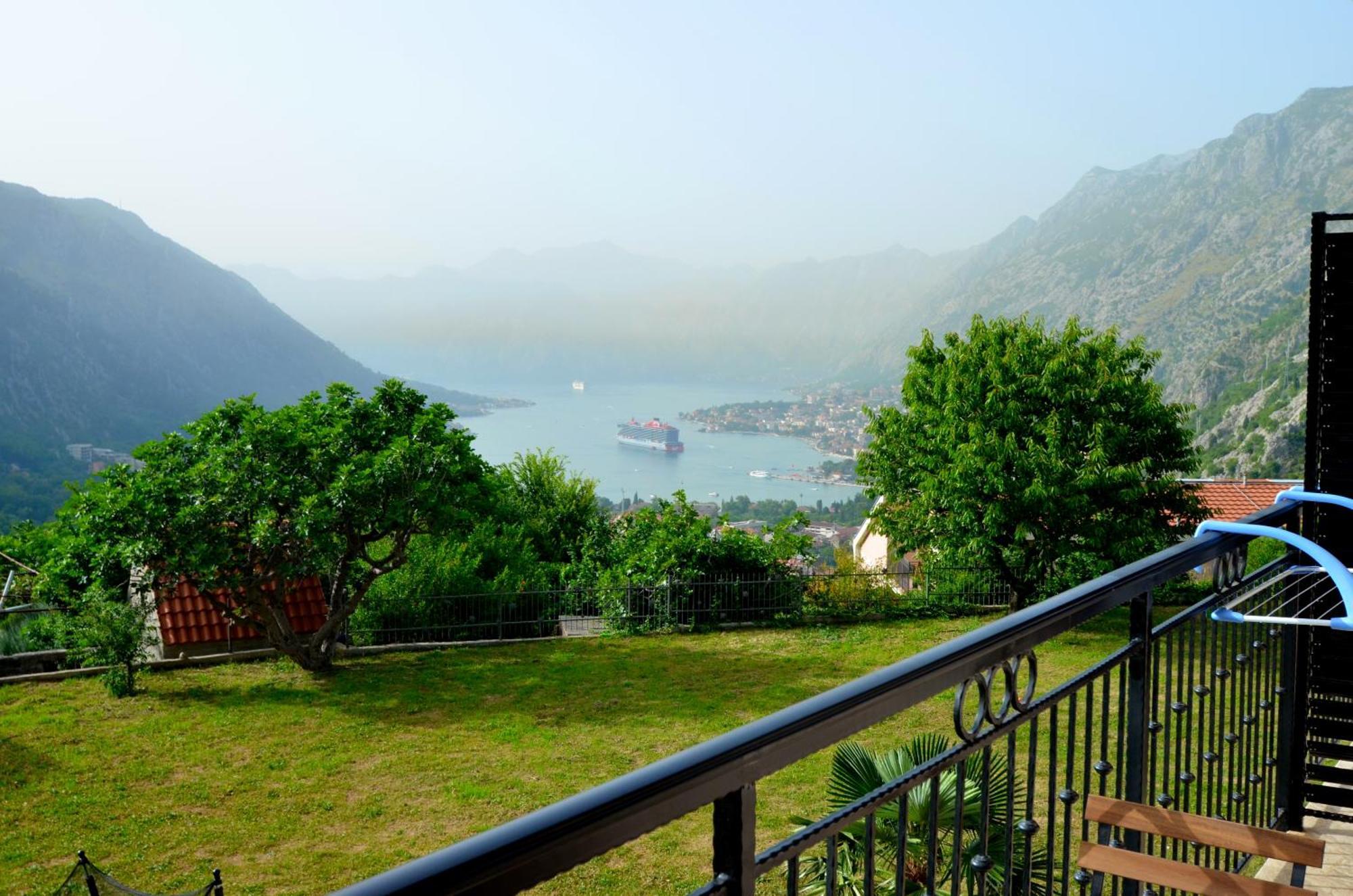 Apartments Orizzonte With Beautiful View Of The Bay Kotor Eksteriør billede