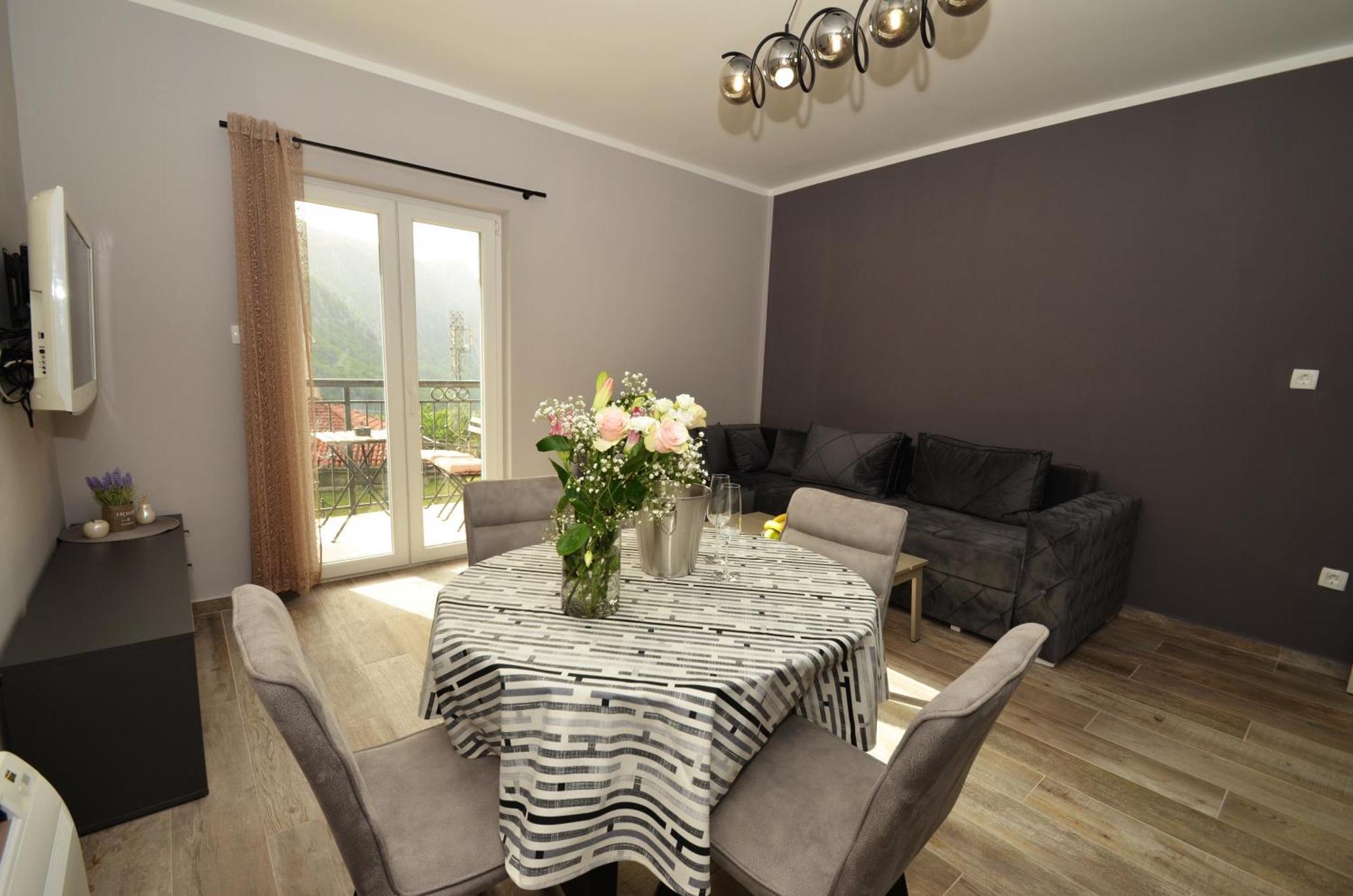 Apartments Orizzonte With Beautiful View Of The Bay Kotor Eksteriør billede