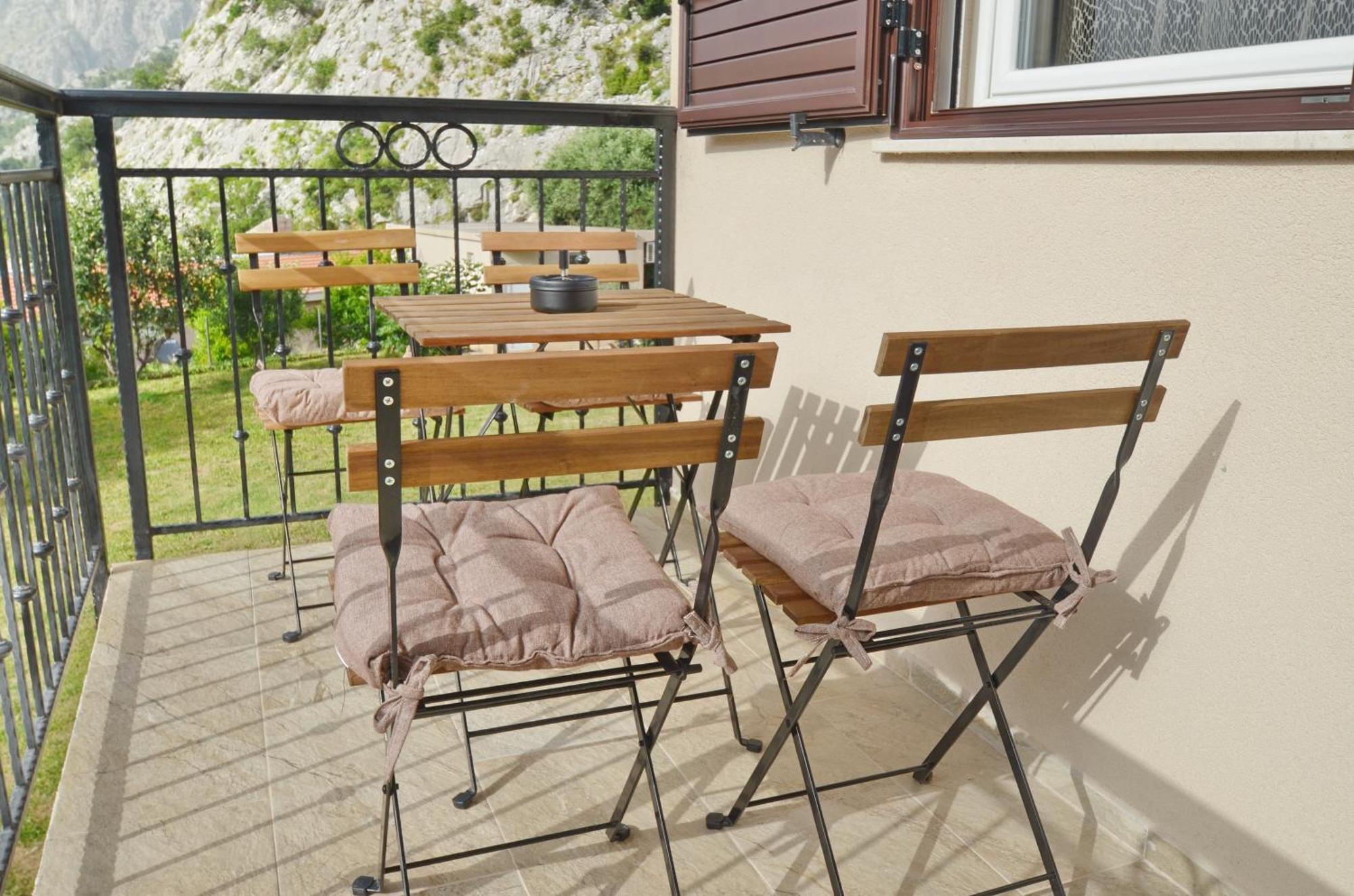 Apartments Orizzonte With Beautiful View Of The Bay Kotor Eksteriør billede